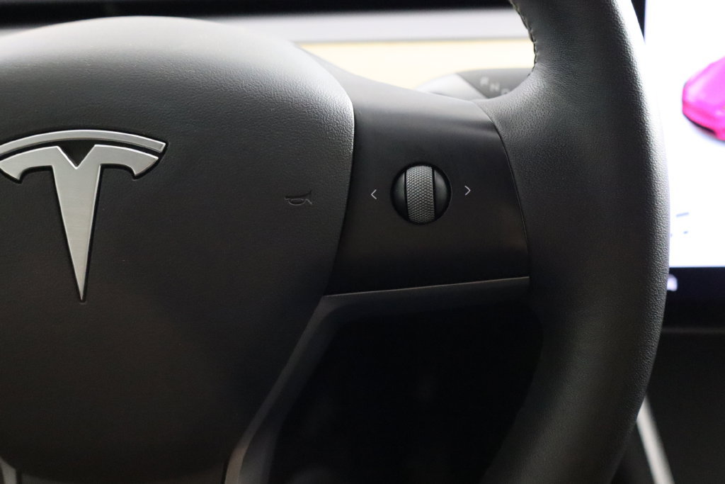 Used 2021 Tesla Model Y Long Range AWD/4WD image 10