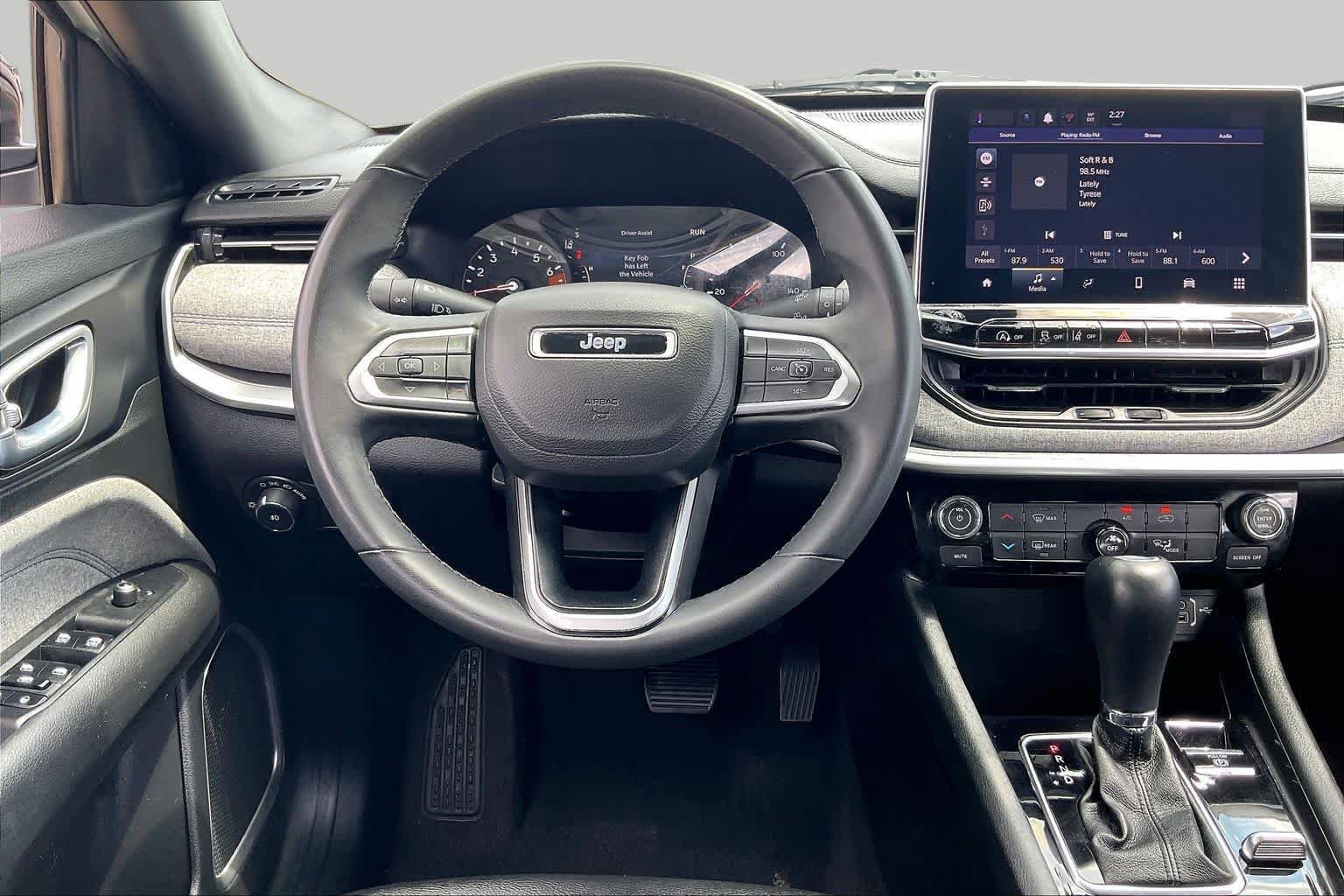Used 2024 Jeep Compass Latitude AWD/4WD image 11