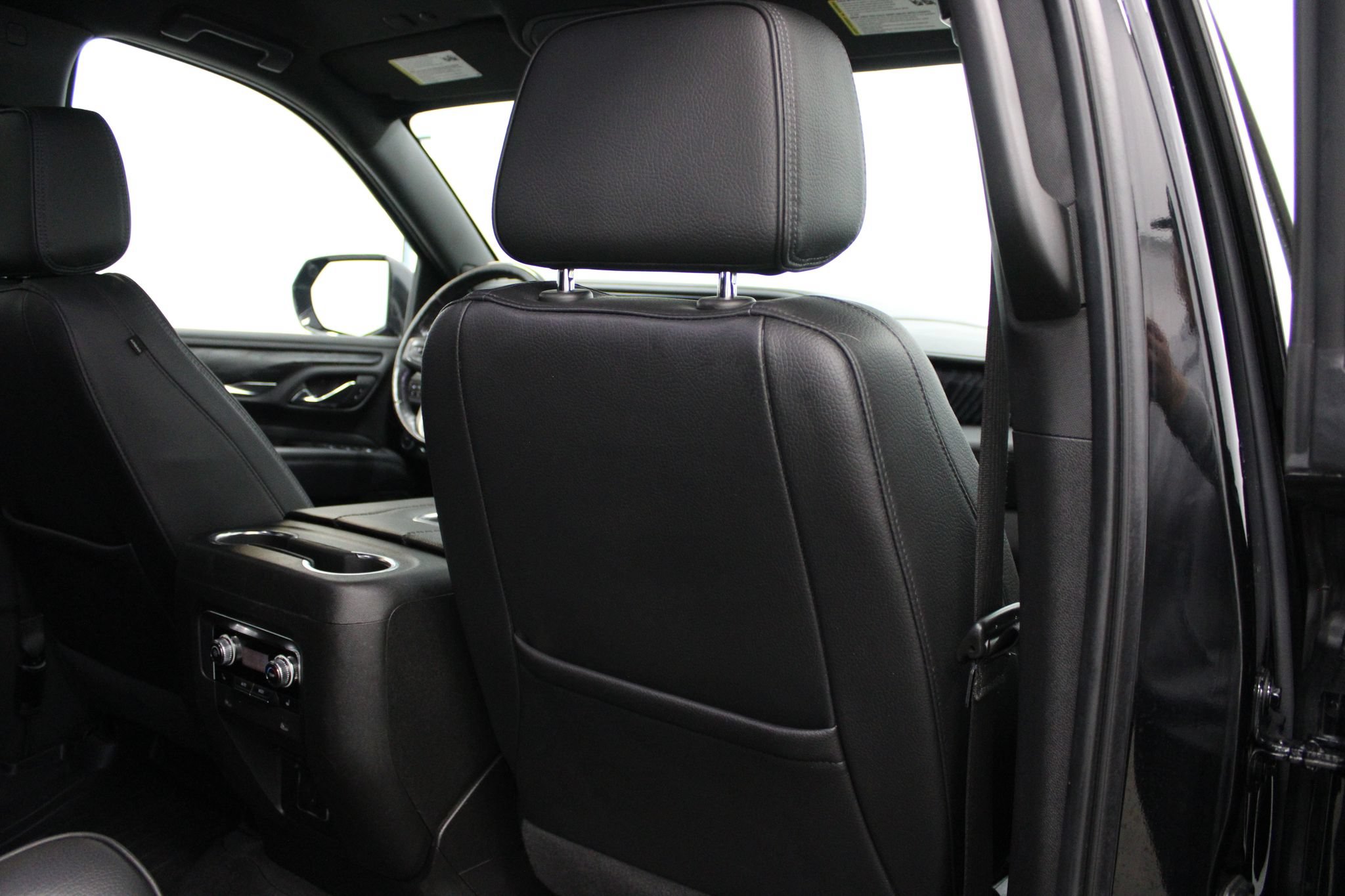Used 2022 GMC Yukon XL Denali AWD/4WD image 28