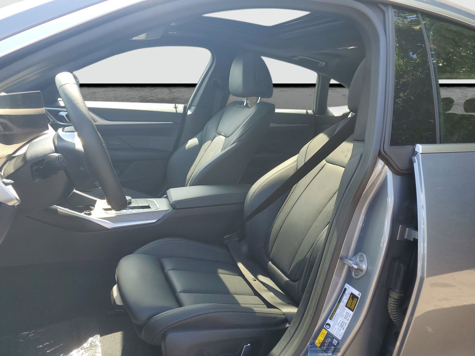 Used 2025 BMW i4 eDrive40 RWD image 19