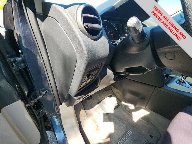 Used 2013 Nissan Rogue SV w/ Premium Pkg image 23