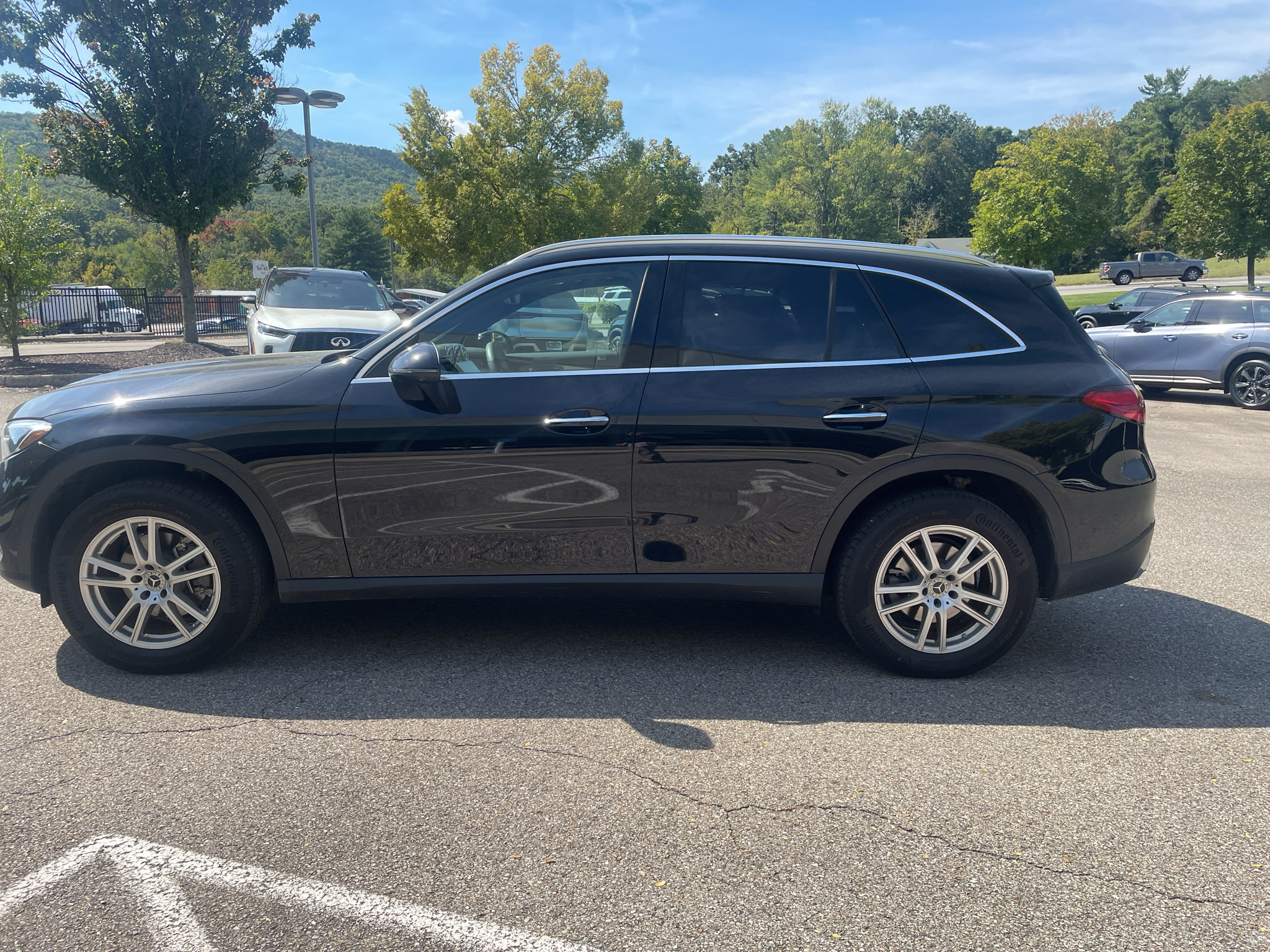 Used 2025 Mercedes-Benz GLC 300 4MATIC image 7
