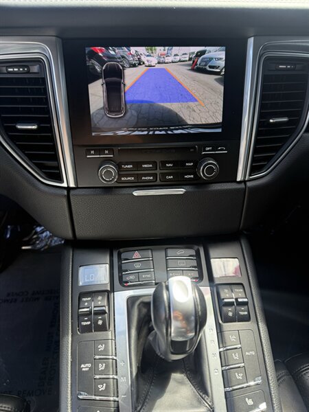 Used 2017 Porsche Macan Turbo AWD/4WD image 14