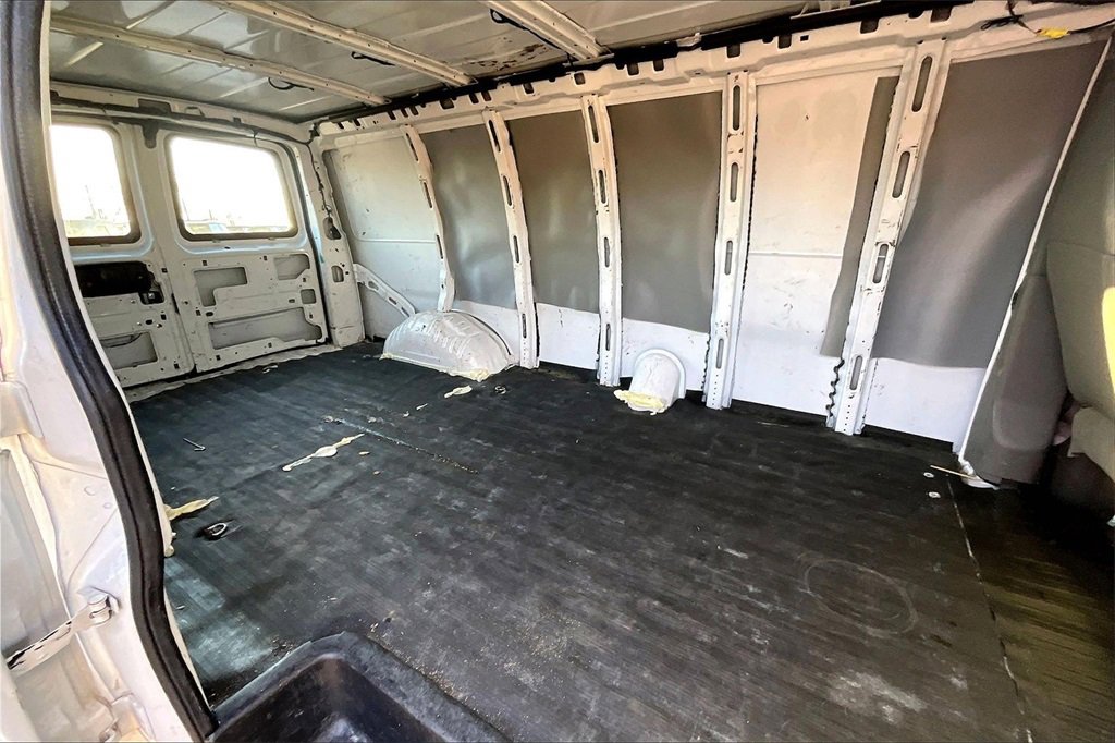 Used 2022 Chevrolet Express 2500 Extended w/ Driver Convenience Package image 24