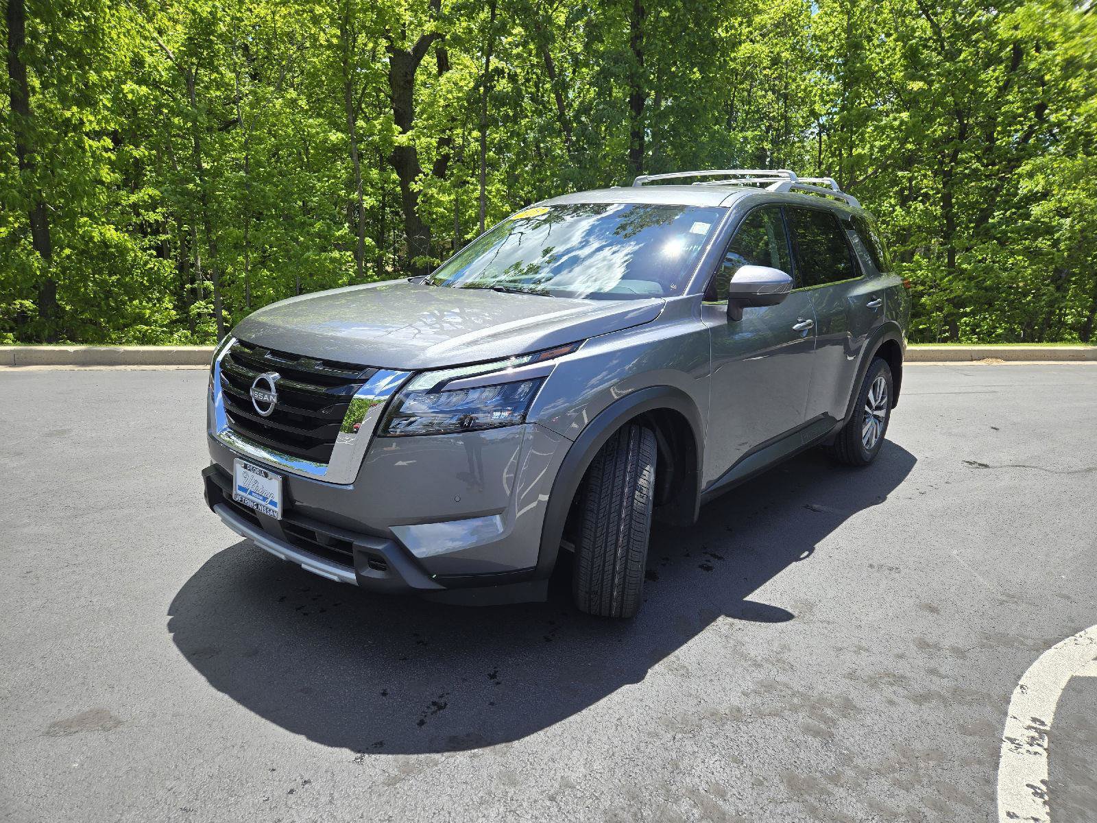 Used 2025 Nissan Pathfinder SL AWD/4WD image 4