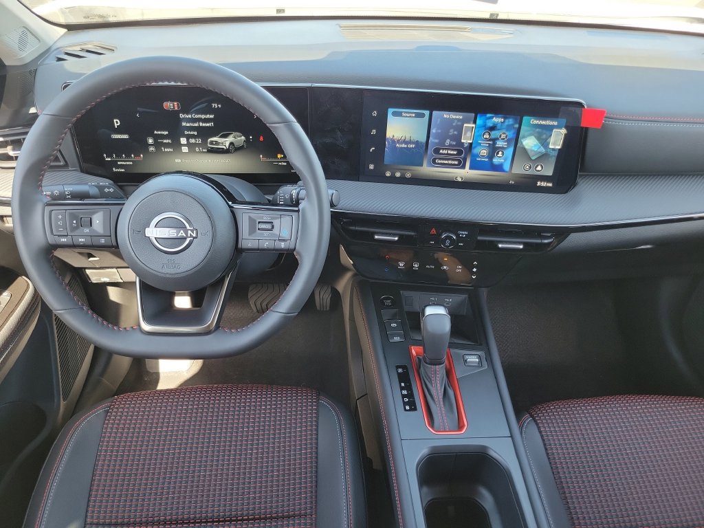 New 2026 Nissan Kicks SR w/ Interior Electronics Package FWD image 4