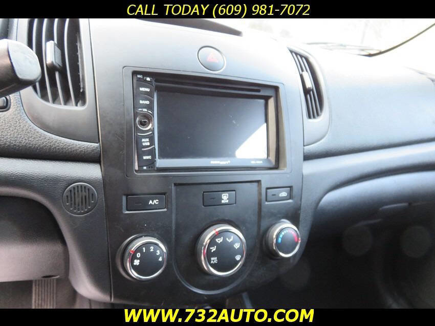 Used 2010 Kia Forte Koup EX image 11