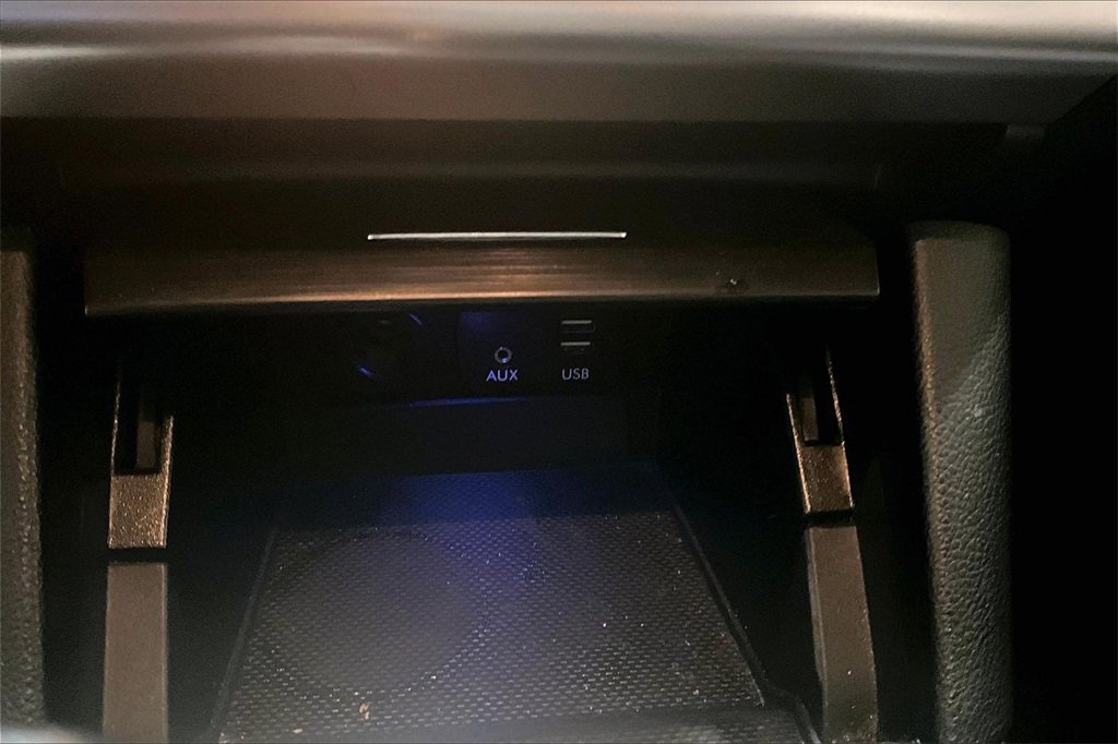 Used 2017 Subaru Outback 2.5i Limited image 16