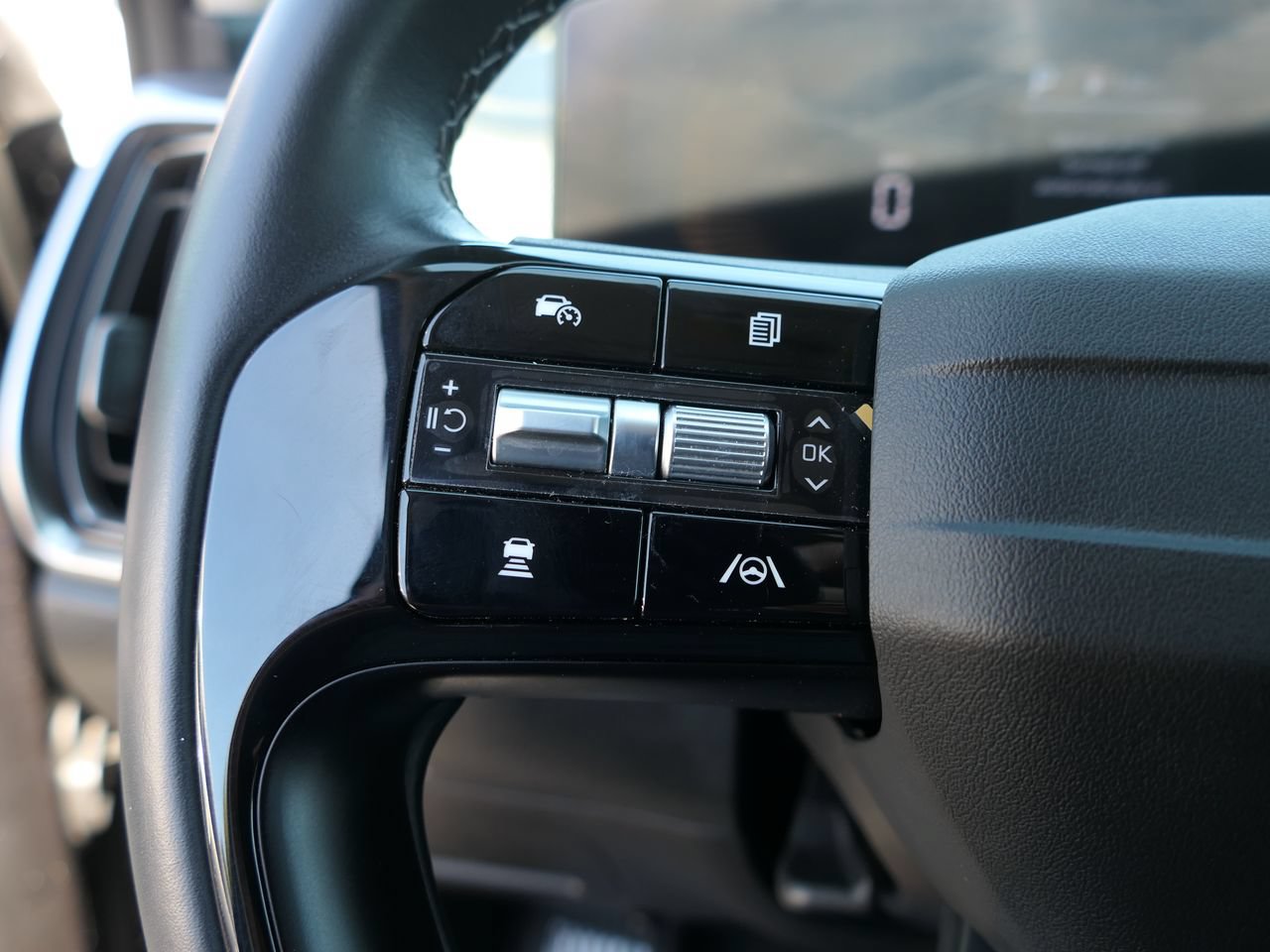 Certified 2026 Kia Sorento S FWD image 13