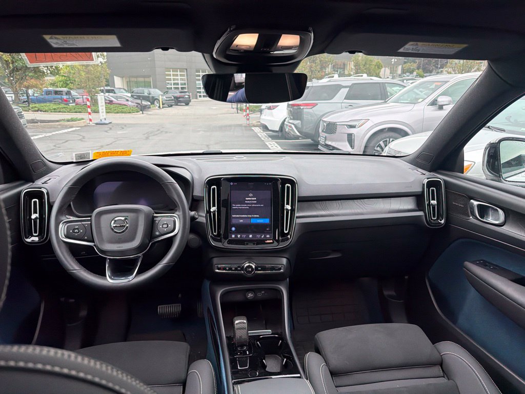 Certified 2023 Volvo XC40 Recharge Ultimate AWD/4WD image 10