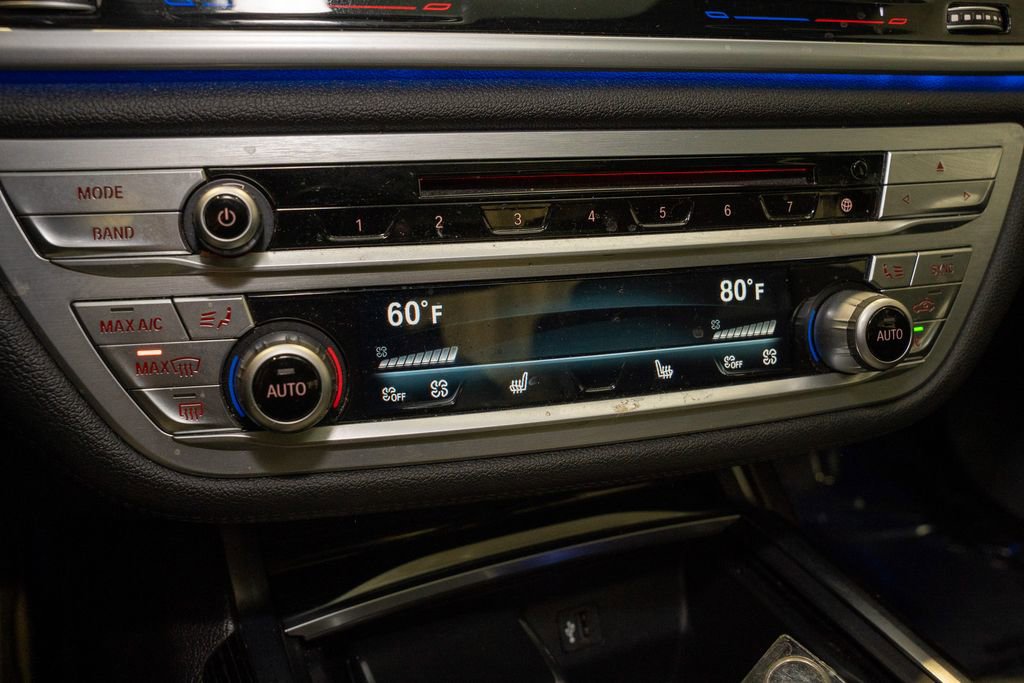 Used 2019 BMW 740i w/ M Sport Package image 16