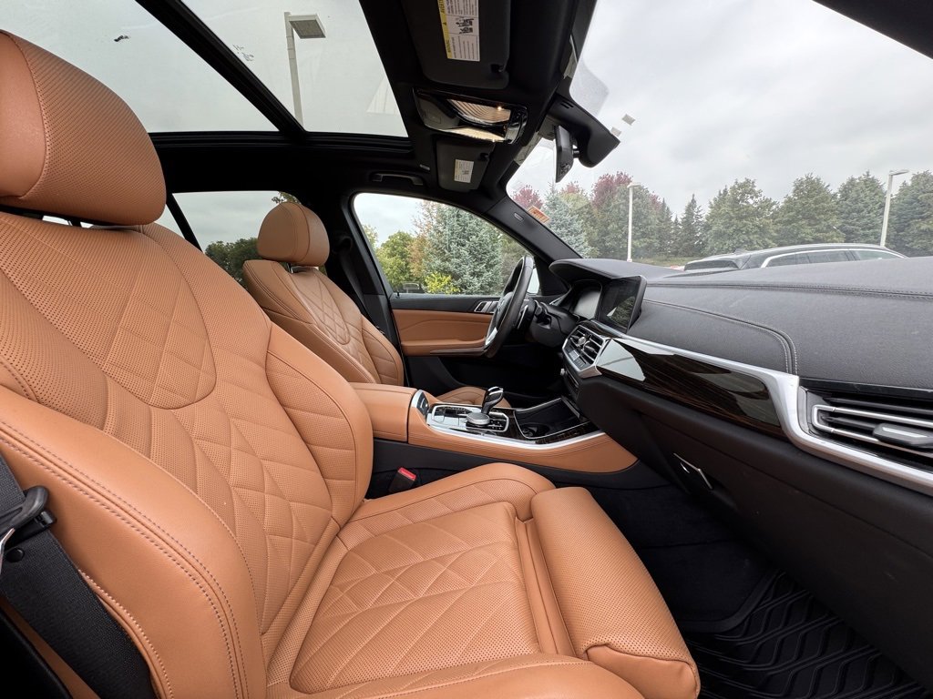 Used 2023 BMW X5 xDrive40i w/ Premium Package image 29