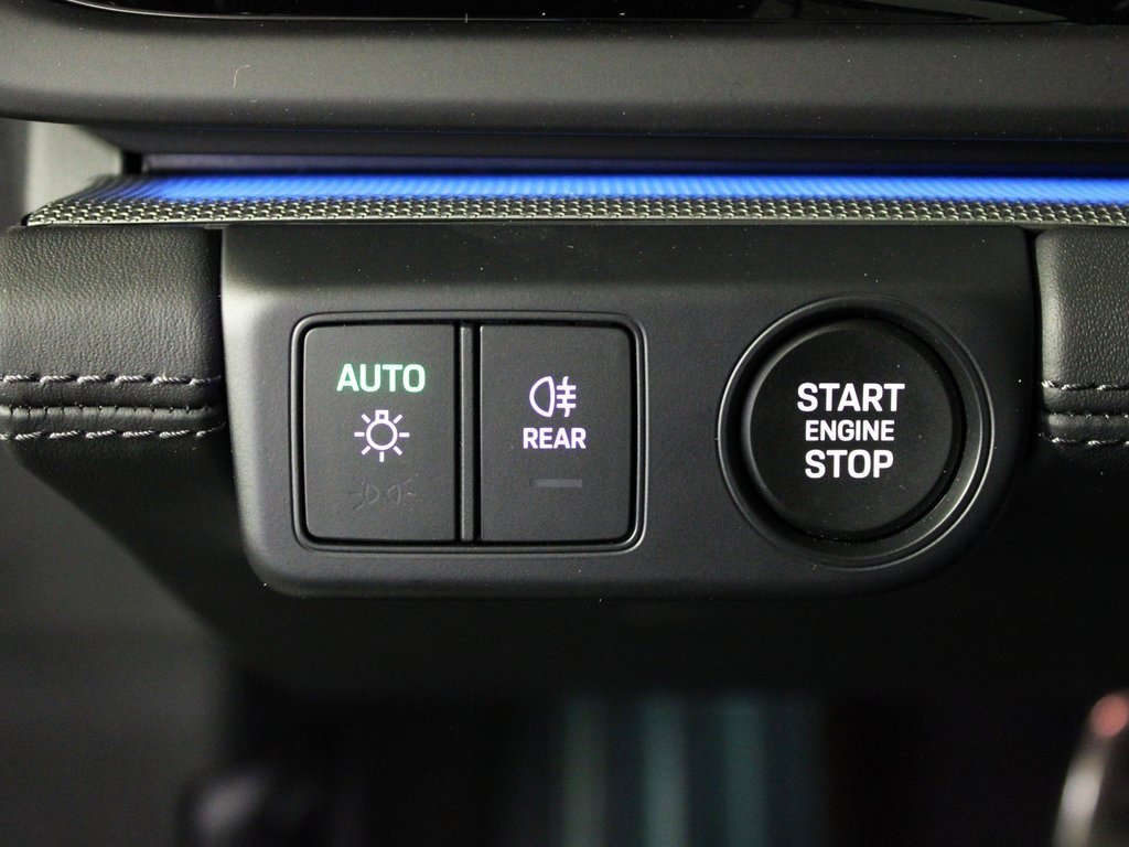 Used 2025 Porsche Panamera 4 image 22