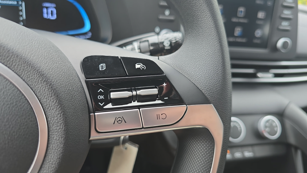 New 2026 Hyundai Elantra SE FWD image 24