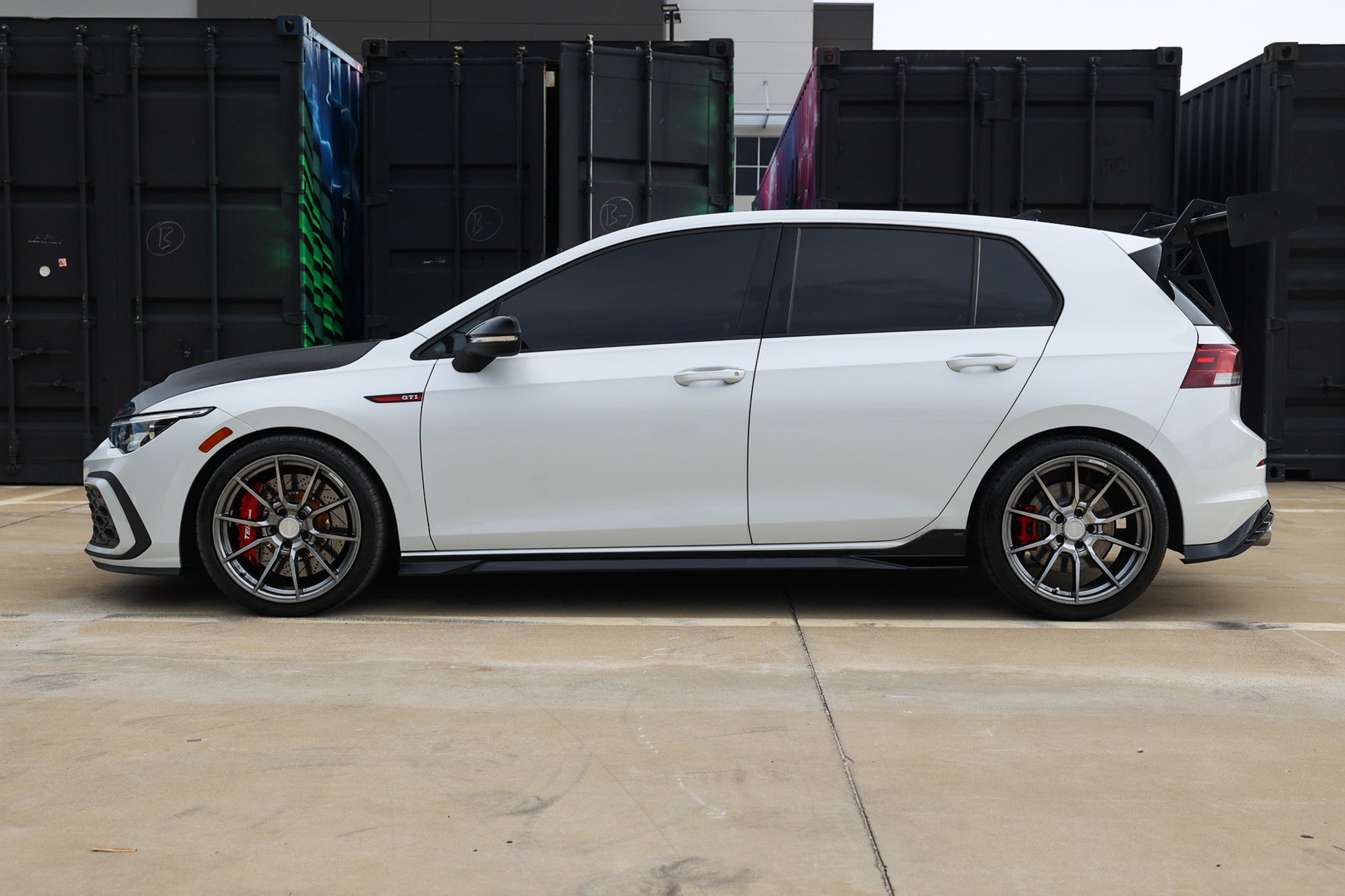 Used 2024 Volkswagen GTI SE FWD image 4