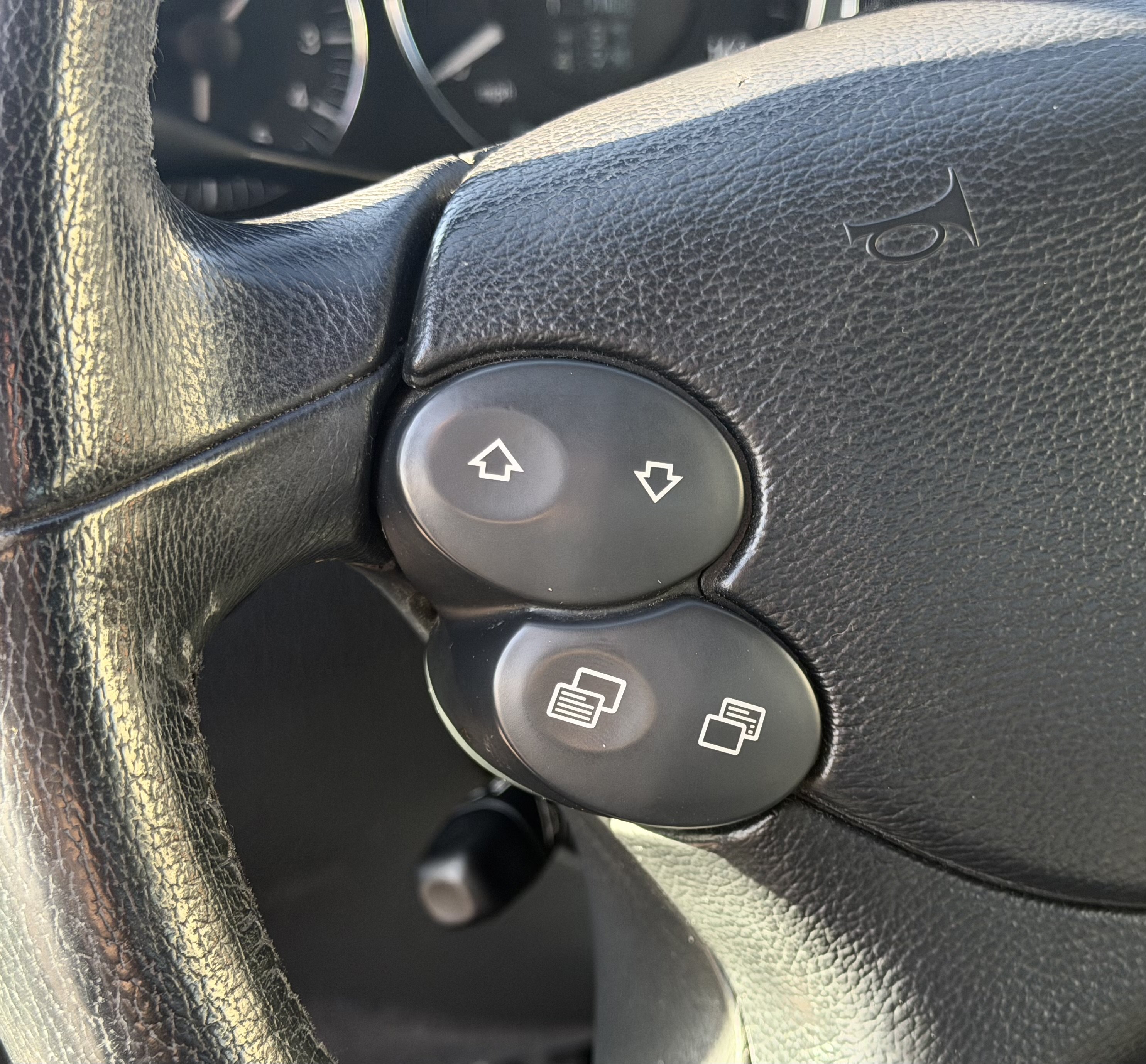 Used 2005 Mercedes-Benz CLK 320 Cabriolet image 21