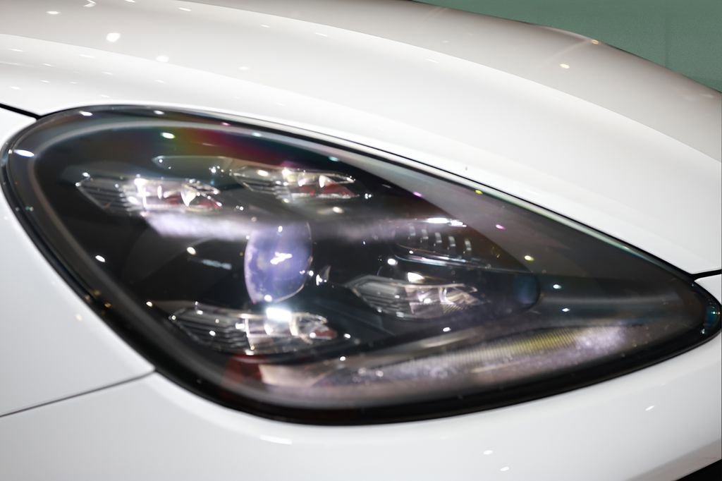 Used 2021 Porsche Cayenne S w/ Premium Package Plus image 35