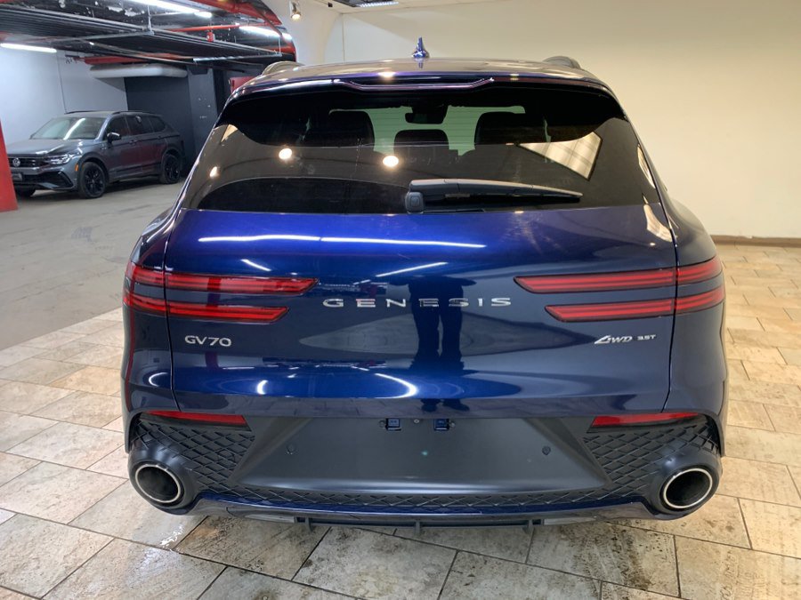 Used 2023 Genesis GV70 3.5T Sport w/ Sport Prestige Package AWD/4WD image 8