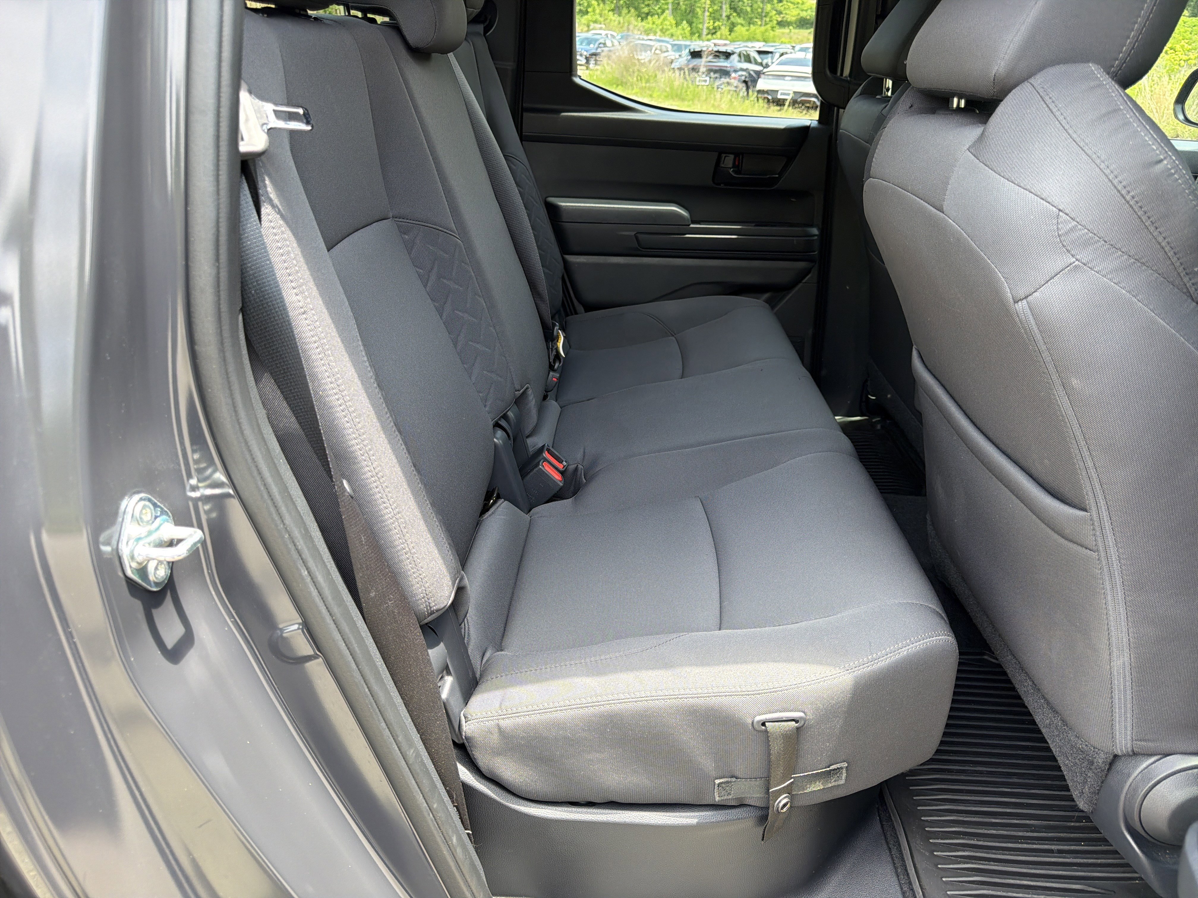 Used 2025 Toyota Tacoma SR5 AWD/4WD image 15