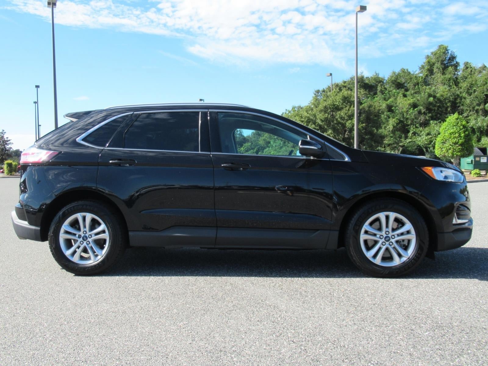 Used 2020 Ford Edge SEL w/ Convenience Package AWD/4WD image 2