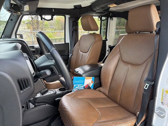 Used 2013 Jeep Wrangler Unlimited Sahara image 20