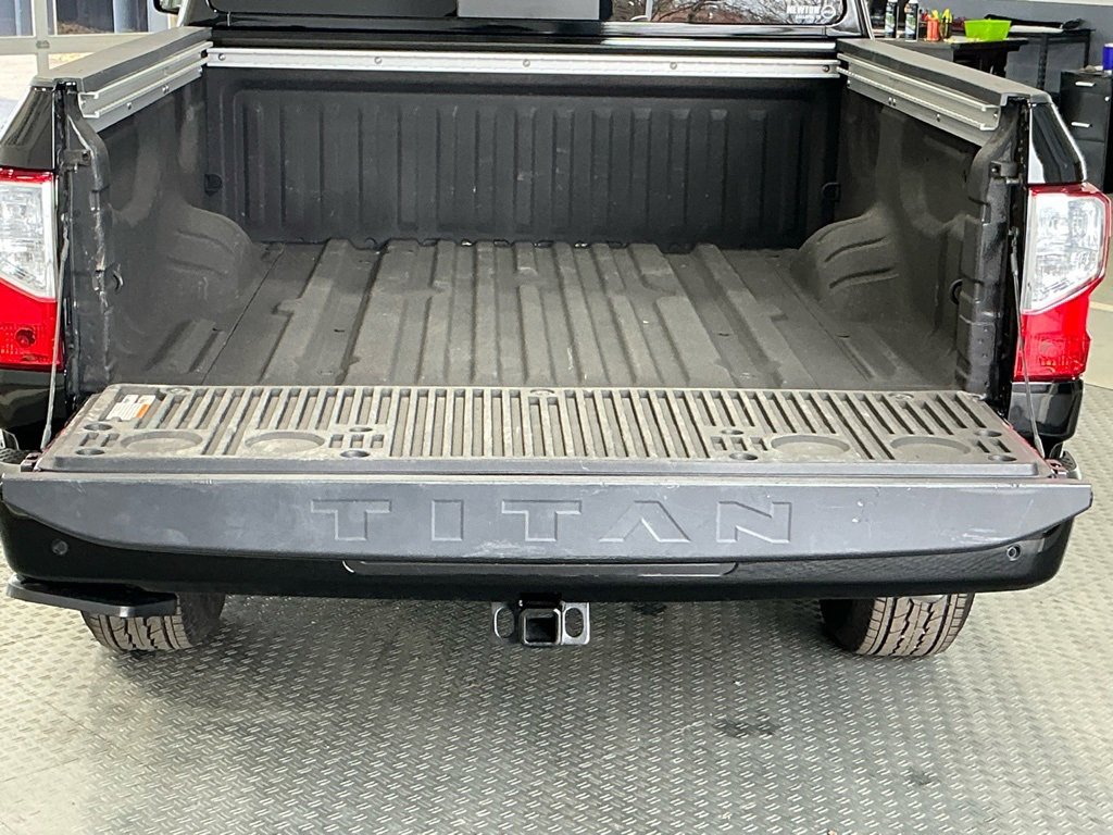 Used 2024 Nissan Titan SV w/ SV Convenience Package image 9