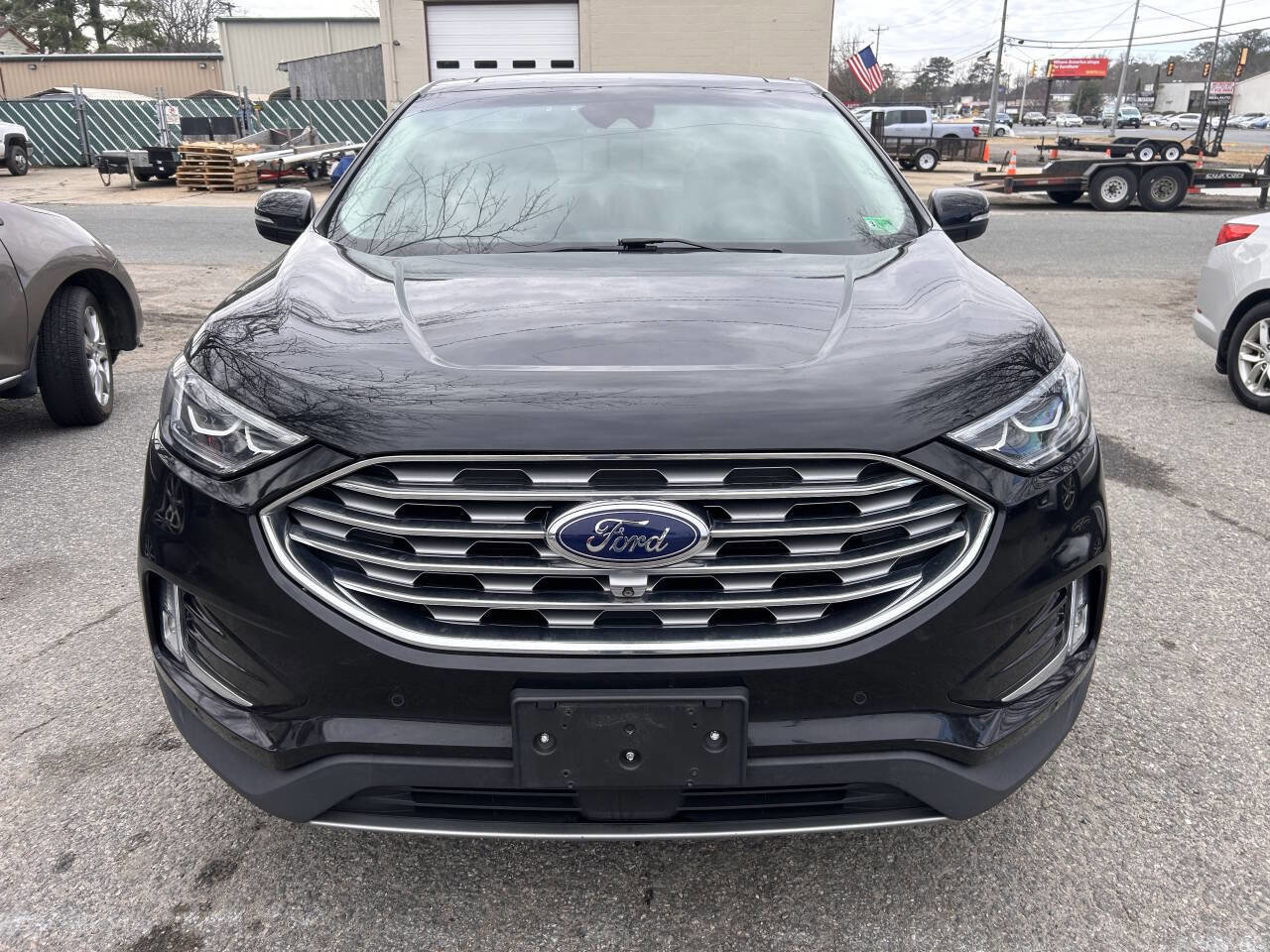 Used 2019 Ford Edge Titanium w/ Equipment Group 301A image 4