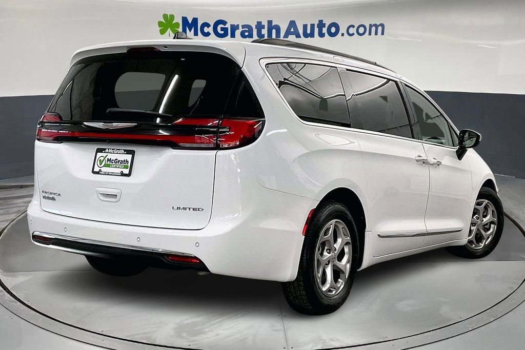 Used 2023 Chrysler Pacifica Limited FWD image 13