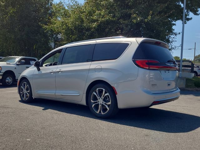 New 2026 Chrysler Pacifica Pinnacle image 2