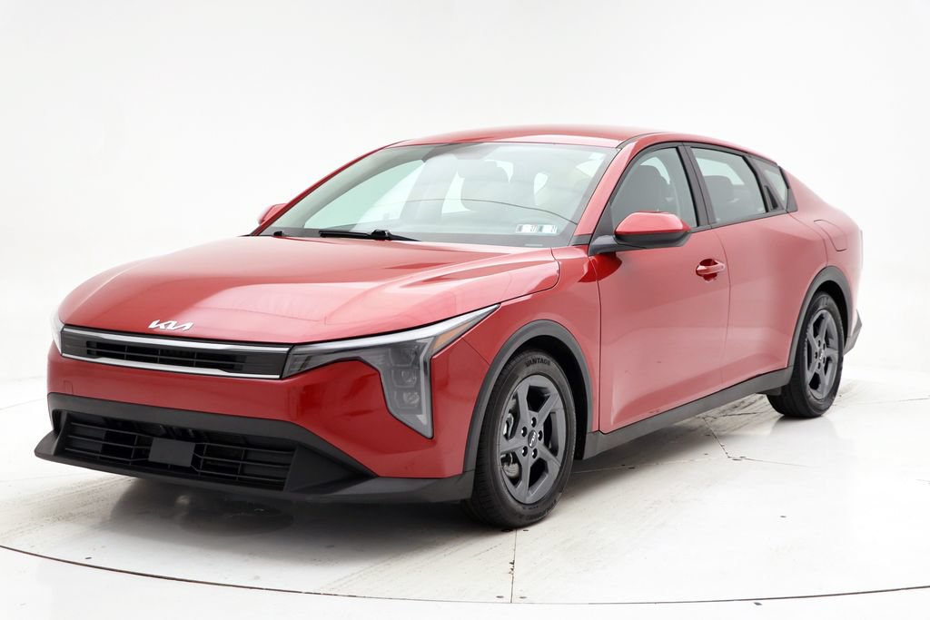Used 2025 Kia K4 LXS FWD image 2