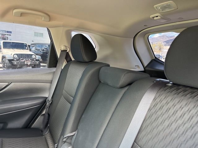 Used 2018 Nissan Rogue S image 15