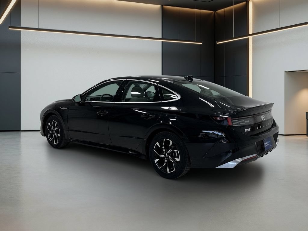 Certified 2025 Hyundai Sonata SEL FWD image 3