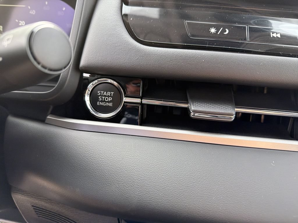 New 2026 Mitsubishi Outlander SEL AWD/4WD image 24