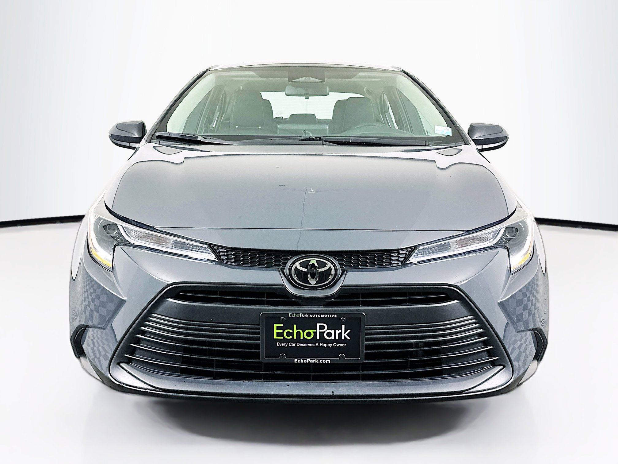 Used 2024 Toyota Corolla LE image 2