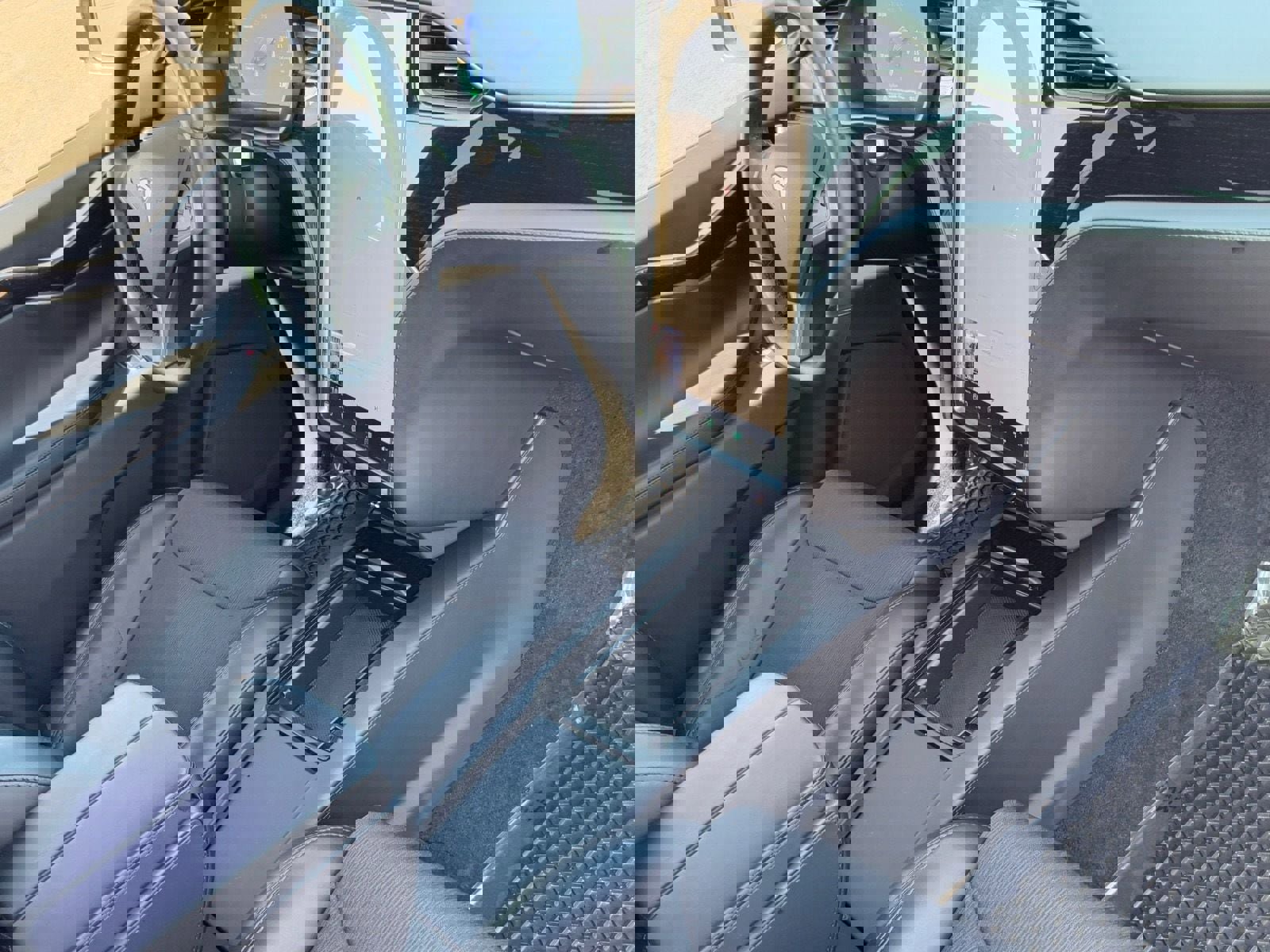 Used 2018 Tesla Model X 75D image 9