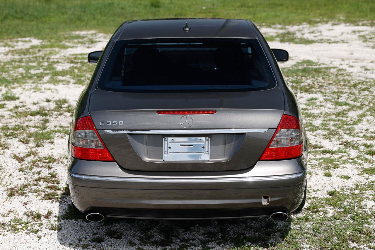 Used 2009 Mercedes-Benz E 350 Sedan w/ Premium 1 Pkg image 9