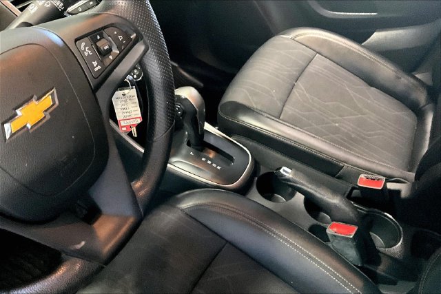 Used 2021 Chevrolet Trax LT FWD image 18