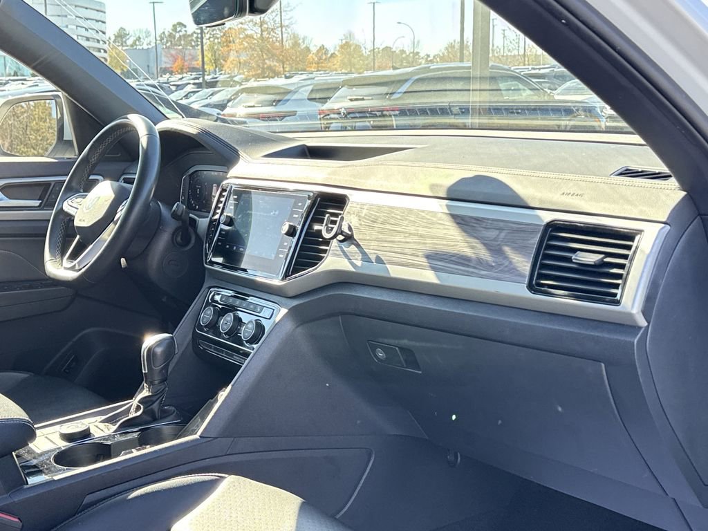 Used 2022 Volkswagen Atlas Cross Sport SE image 20