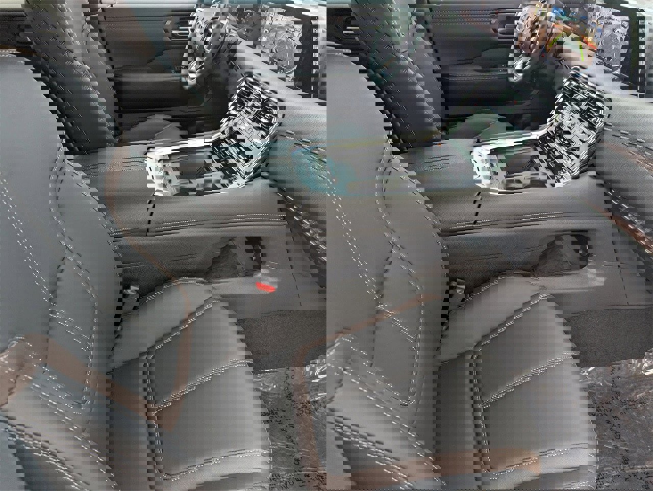 New 2025 Nissan Armada SL image 29