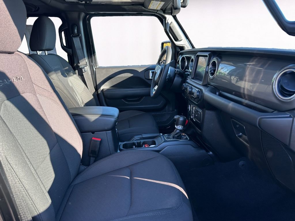 Used 2023 Jeep Wrangler Sahara image 15