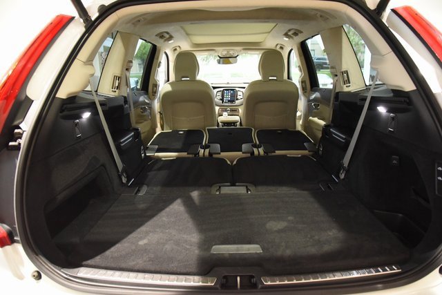Used 2023 Volvo XC90 T8 Ultimate w/ Lounge Package image 23