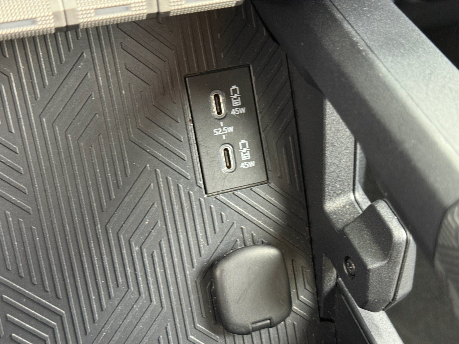Used 2025 Toyota 4Runner SR5 AWD/4WD image 29