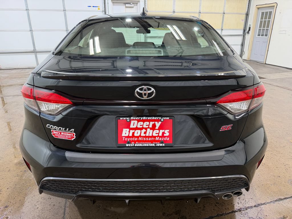 Used 2022 Toyota Corolla SE w/ SE Premium Package FWD image 11