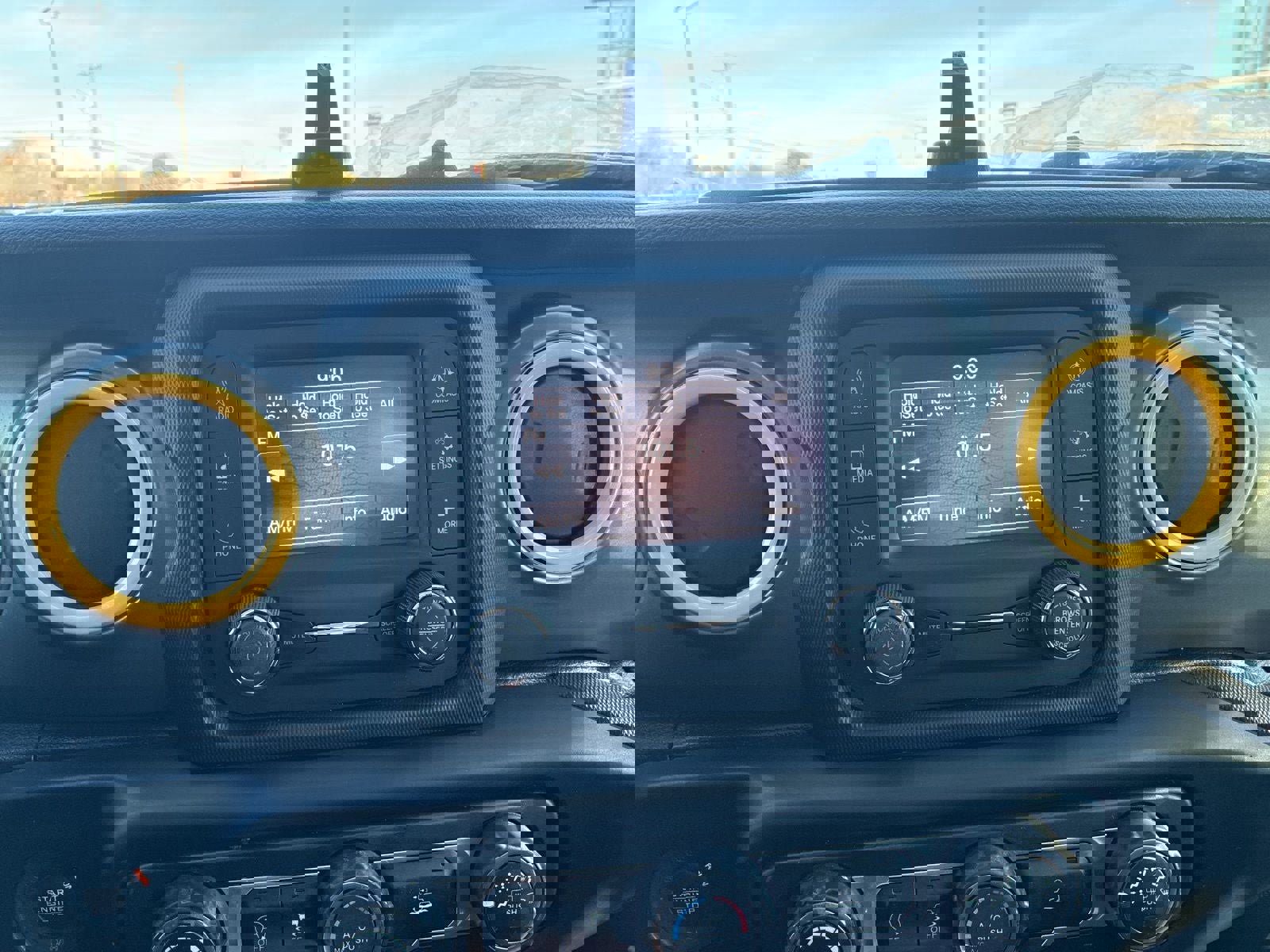 Used 2021 Jeep Gladiator Sport image 23