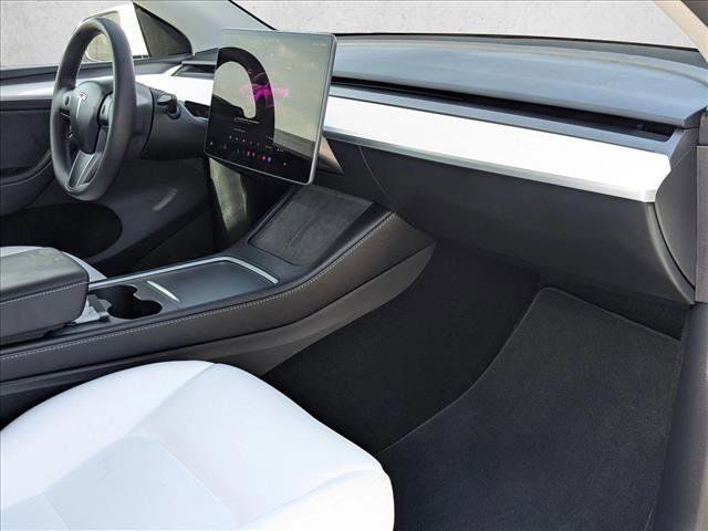 Used 2025 Tesla Model Y Long Range image 26