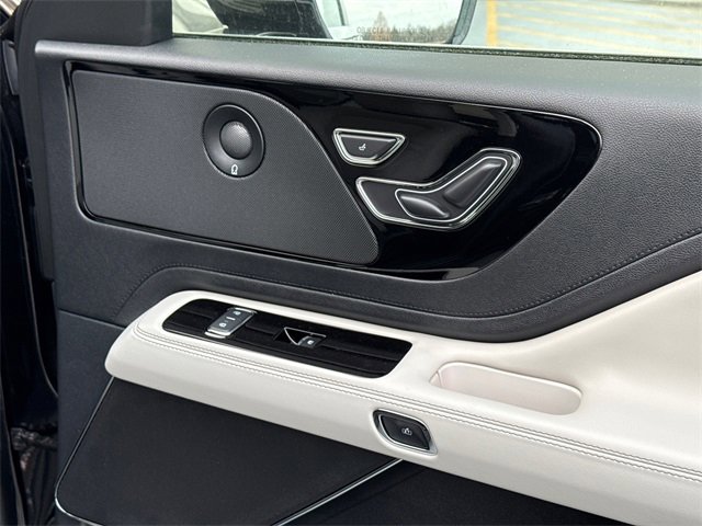 New 2025 Lincoln Aviator Reserve w/ Illumination Package image 9