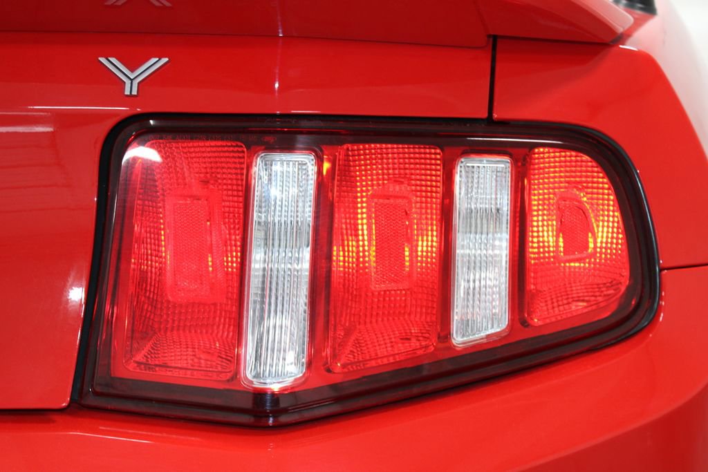 Used 2011 Ford Mustang Shelby GT500 w/ SVT Performance Pkg RWD image 18