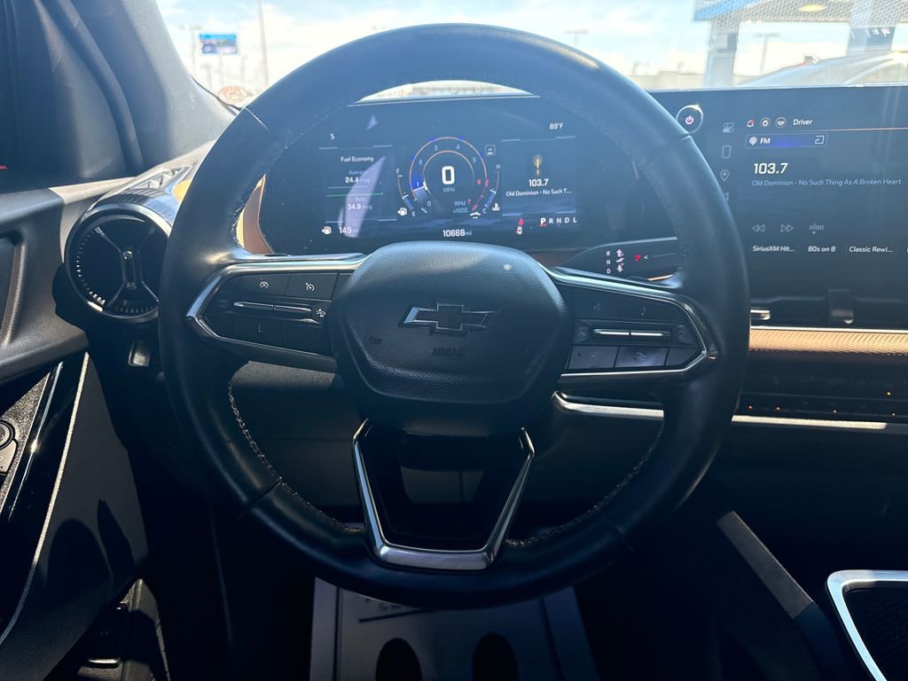 Used 2025 Chevrolet Equinox ACTIV w/ Safety and Technology Package FWD image 18