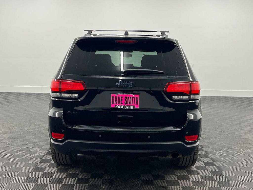 Used 2020 Jeep Grand Cherokee Laredo image 9