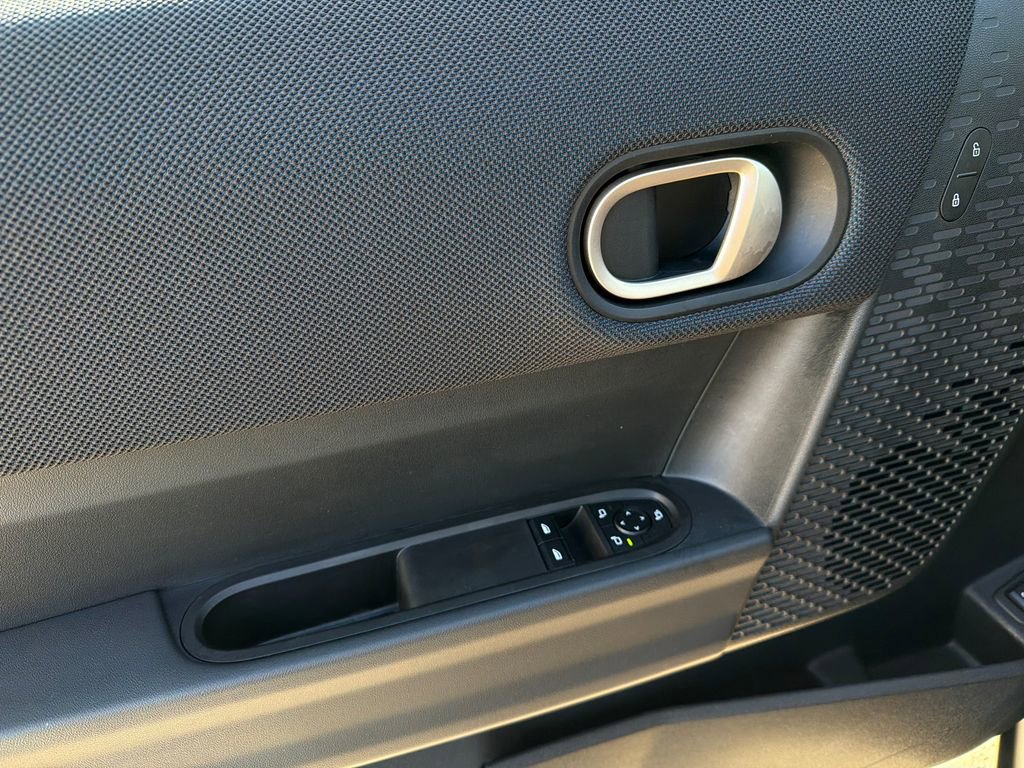 Used 2025 MINI Cooper 2-Door Hardtop image 30